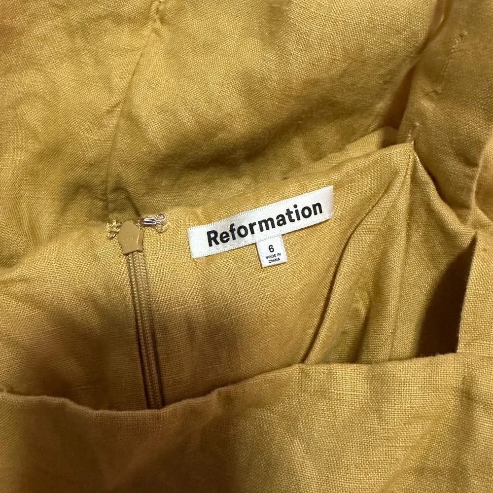 Reformation sleek square